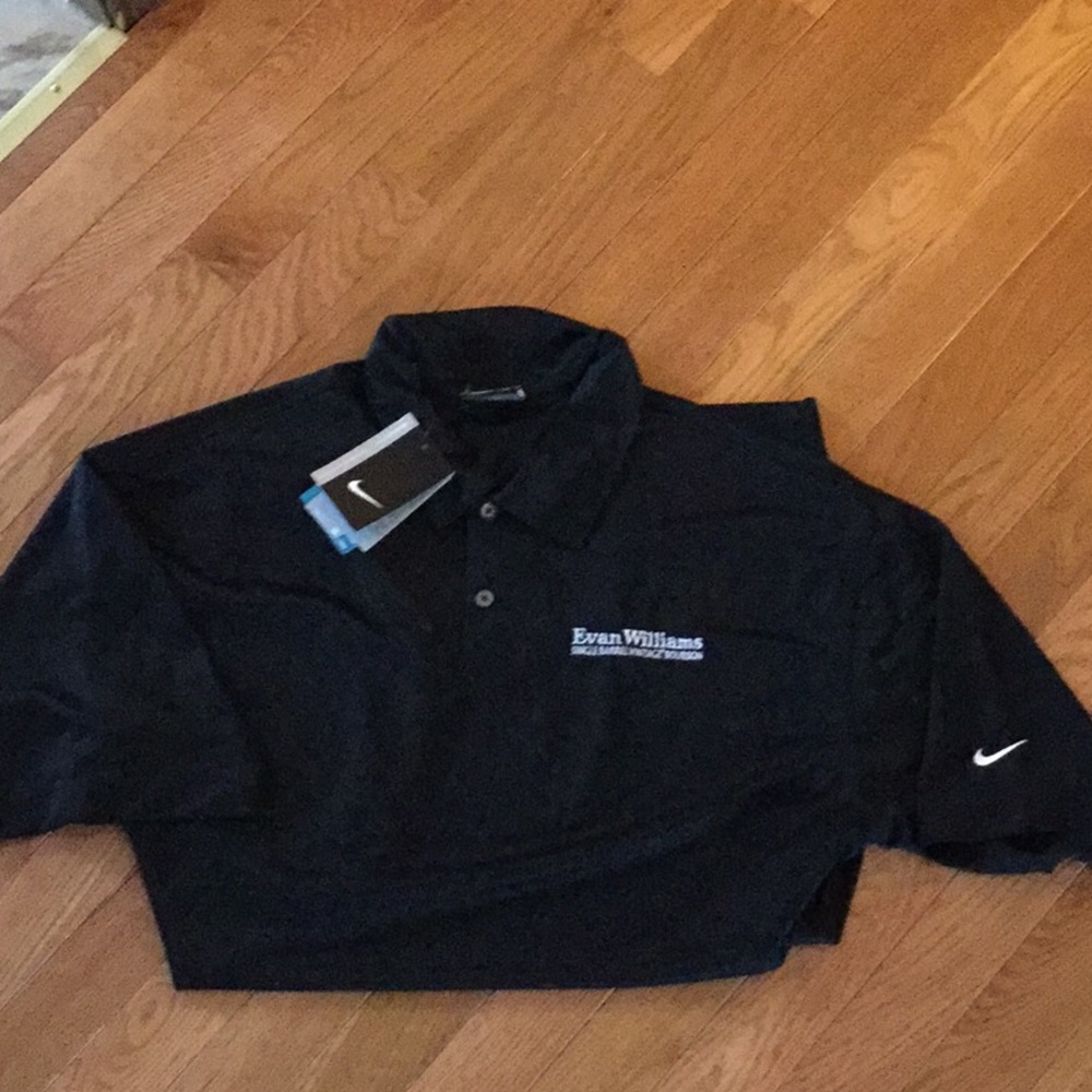 Men’s size XL NWT Nike Golf Dri-fit tee